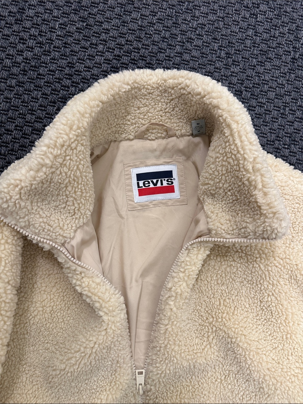 Levi's Woman’s Cream Sherpa Full-Zip Jacket-Size M - Picture 3 of 3
